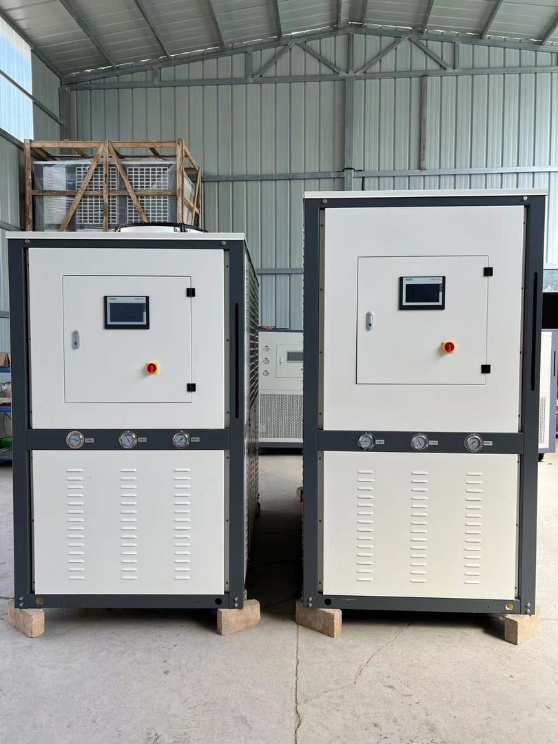 High-Capacity Industrial Chiller Units